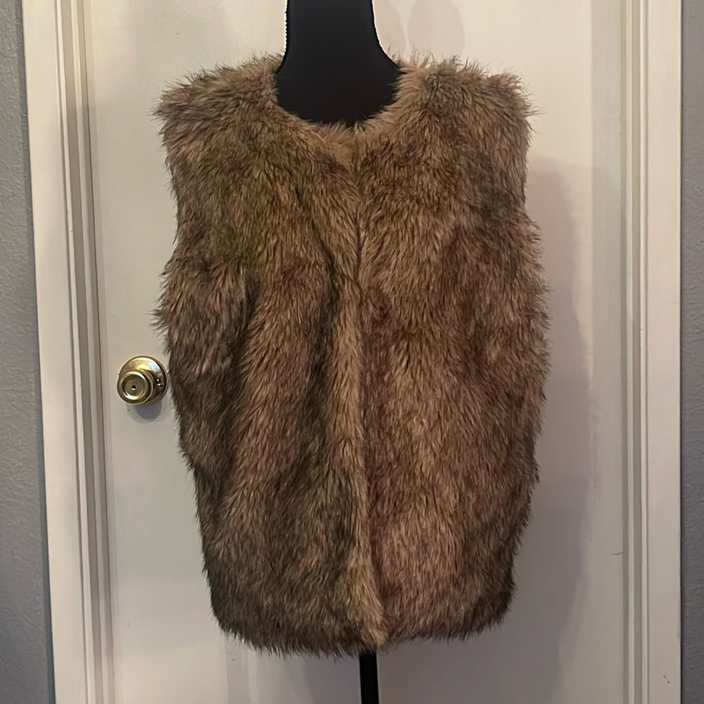 Faux fur vest Size medium/large